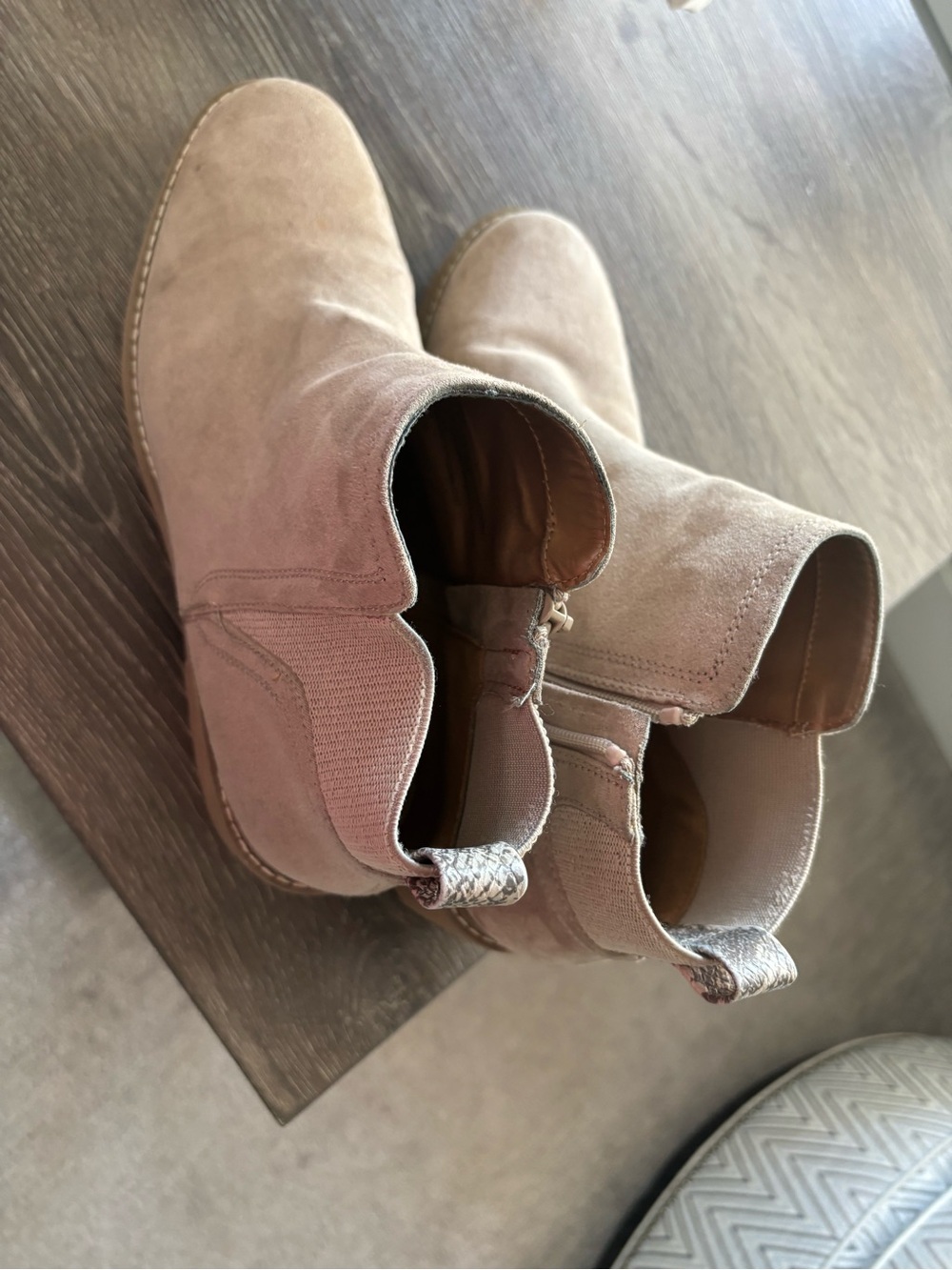 Universal Thread Kyrie Women's Chelsea Suede Ankle Boots in Taupe